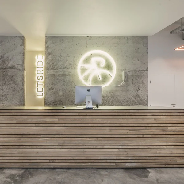 Enseignes_Lumineuses_Neon_signaletique_Lets_Ride_Gulliverre2_B_grande